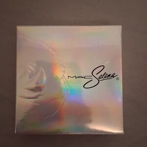MAC Selena Iridescent Makeup Palette
